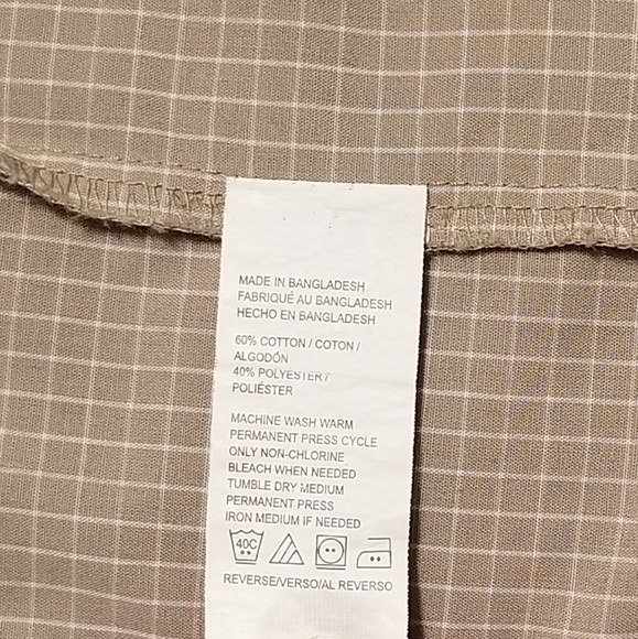 2/$10 π€΅ Van Heusen Short-sleeved Button-down - Picture 6 of 6